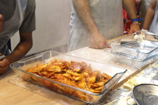Cooking Class in Naples: Fettuccine Alfredo and Ravioli with Starter and Drink Included