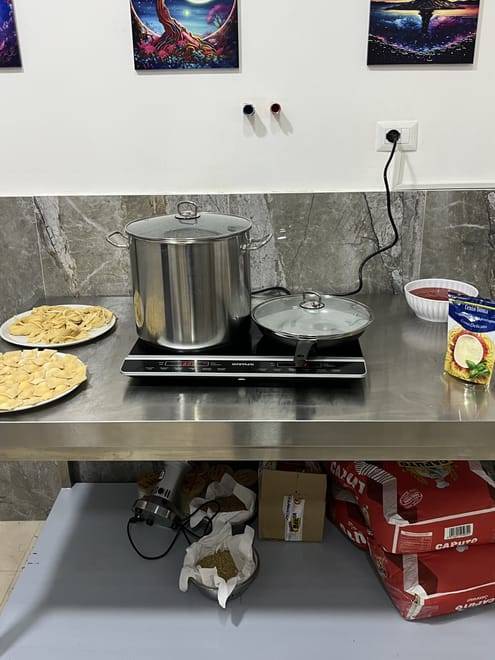 Cooking Class in Naples: Fettuccine Alfredo and Ravioli with Starter and Drink Included