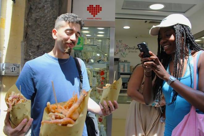 Naples Street Food Tour With Meal in 6 Stops