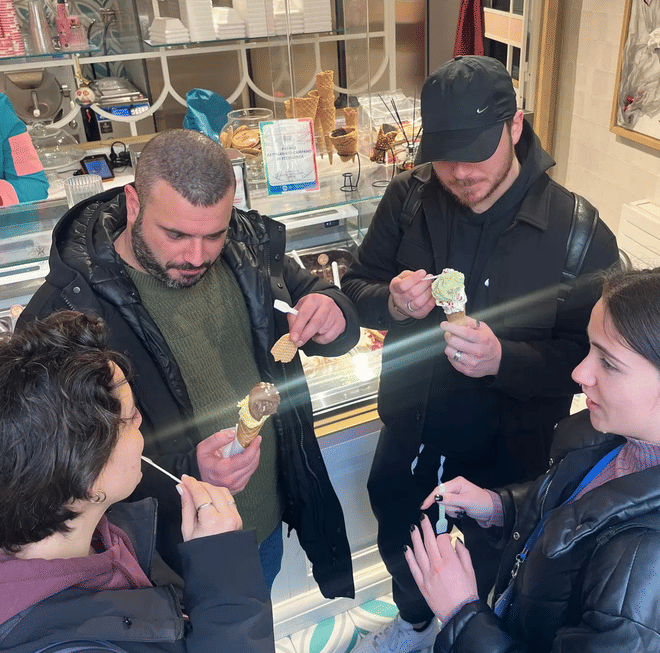 Naples Street Food Tour With Meal in 6 Stops