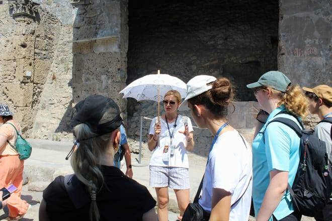 Private Pompeii Tour With Guide and Transfer Included