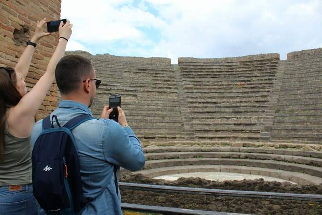 Private Tour of Pompeii and Sorrento from Naples with Driver