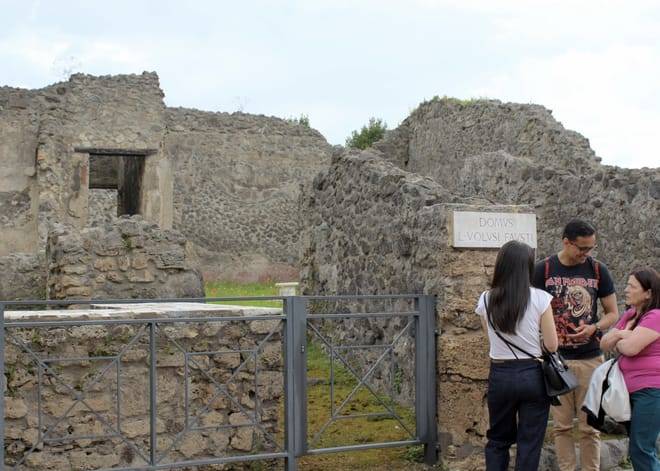 Private Tour of Pompeii and Sorrento from Naples with Driver