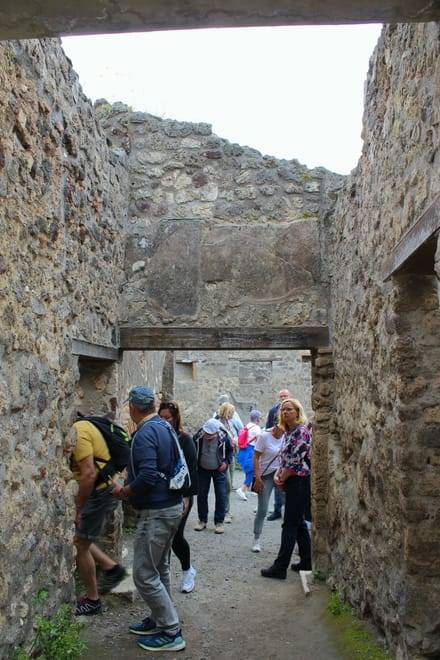 Private Tour of Pompeii and Sorrento from Naples with Driver