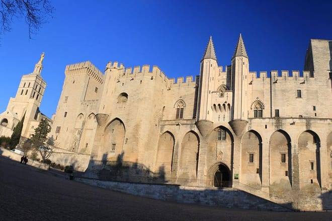 Private Avignon Gordes and Roussillon Full Day Tour