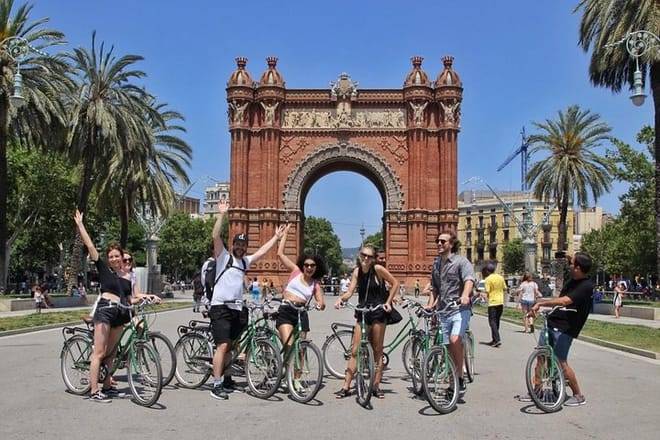 Barcelona City Bike Tour | Highlights and Hidden Gems
