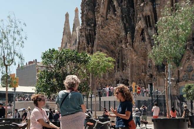 Private 3-Hour Barcelona Bike Tour: Highlights and Hidden Gems