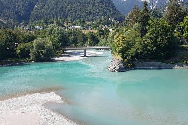 Glacier Express Panoramic Train Round Trip from Zürich With Private Guide 