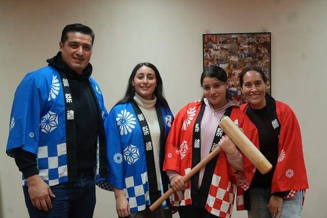 Kyoto Traditional Mochi Pounding Experience with Tasting