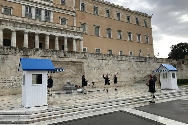 Half Day Athens Private Tailor-Made City Tour (Skip the line of Acropolis)