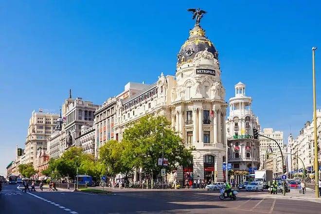 Algarve to Seville One Way Trip Up to 4 stops 