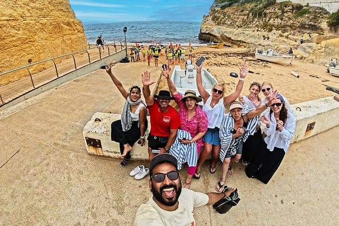 From Faro: Boat trip to Benagil Cave & Arches of Praia da Marinha