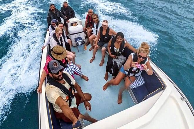 From Faro: Boat trip to Benagil Cave & Arches of Praia da Marinha