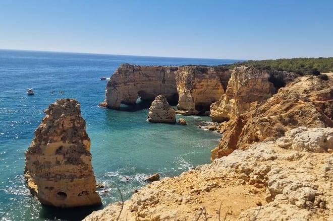 From Faro: Benagil Hiking Cliffs and the 4 Treasure Experience