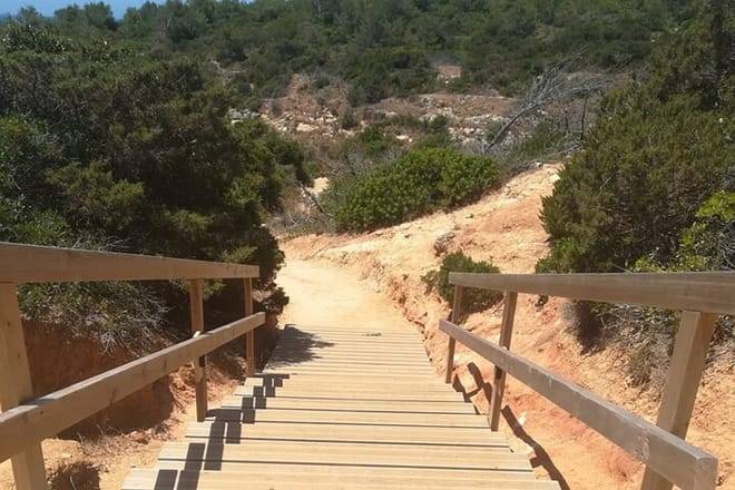 From Faro: Benagil Hiking Cliffs and the 4 Treasure Experience