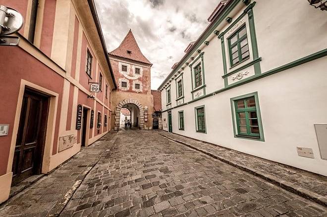 Private Prague to Vienna luxury car via Cesky Krumlov with guide