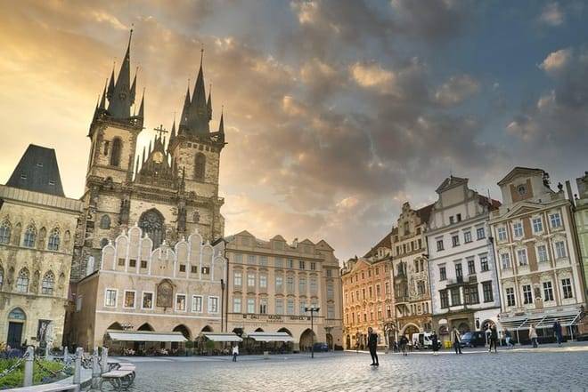Private Prague walking tour & Karlstejn castle trip from Prague