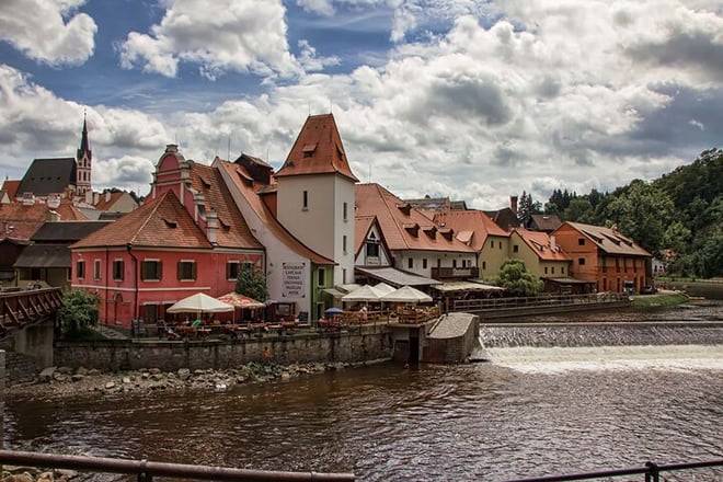 Private Car Prague to Salzburg via Cesky Krumlov and Hallstatt