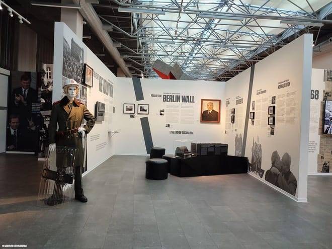 Prague: From Communism to Royal Splendor Tour