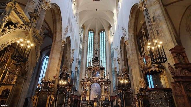 Prague: From Communism to Royal Splendor Tour