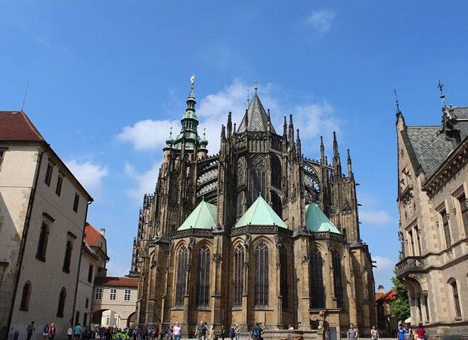 Prague: Historic Sights to Nobility In-App Audio Tour