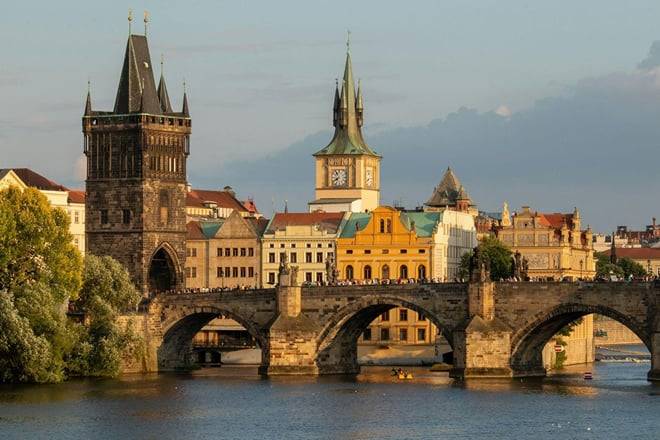 Prague: Historic Sights to Nobility In-App Audio Tour