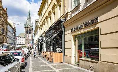 Prague: Museum of Senses to St. Vitus Audio Tour
