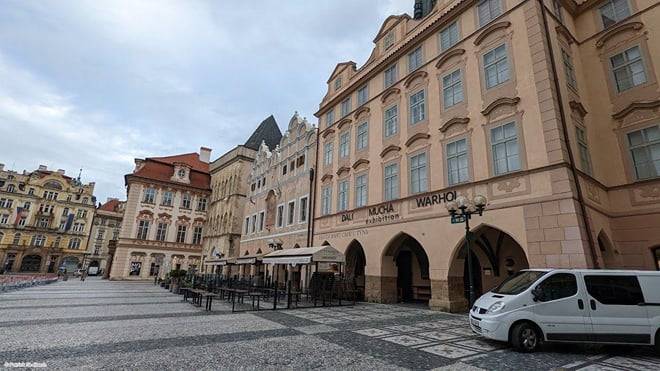 Prague: Old Town to Hradčany In-App Audio Tour