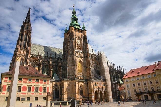 Prague: Old Town to Hradčany In-App Audio Tour