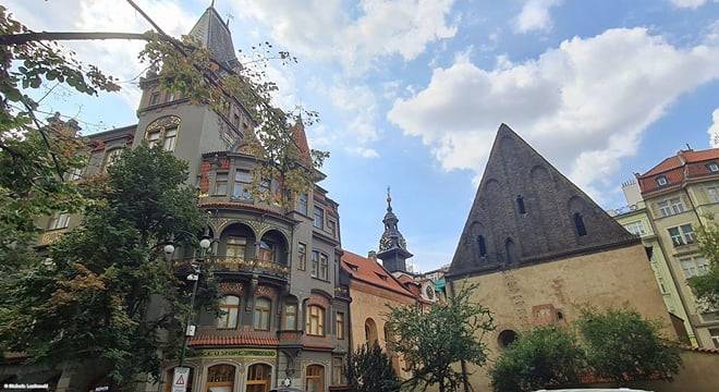 Prague: Old Town to Hradčany In-App Audio Tour