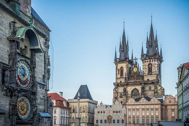 Prague: Old Town to Hradčany In-App Audio Tour