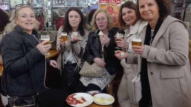 Madrid Local Tapas & History Tour with Dinner