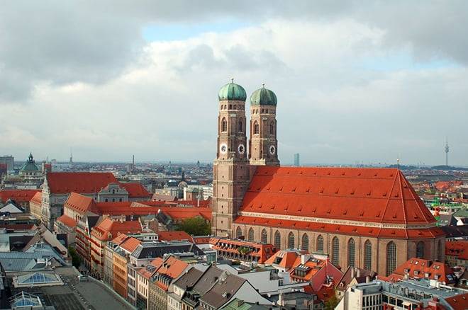 Munich: Capital of Beer and Bavaria. Historical & Gastronomic Walking Tour on Mobile App