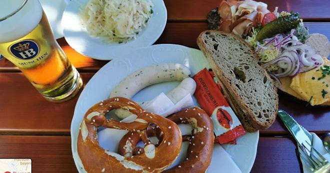 Munich: Capital of Beer and Bavaria. Historical & Gastronomic Walking Tour on Mobile App