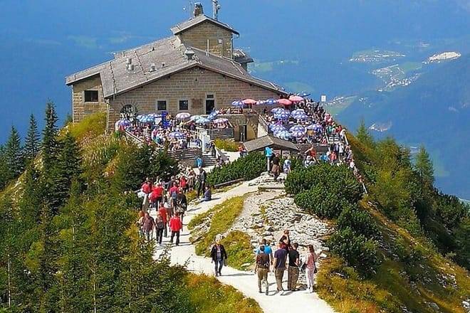 Private day trip from Munich to Eagles Nest, Salzburg and back