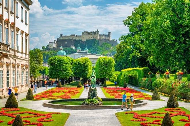 Munich Private Day Trip with Optional Eagle's Nest & Salzburg