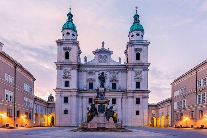 Munich Private Day Trip with Optional Eagle's Nest & Salzburg