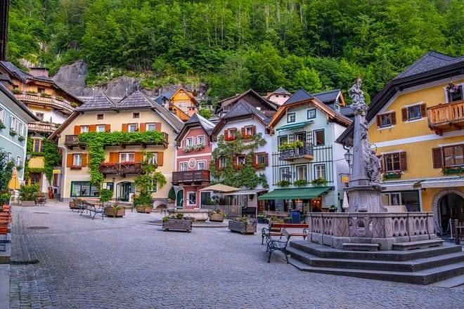 Munich to Hallstatt and Salzburg a Private Day Trip