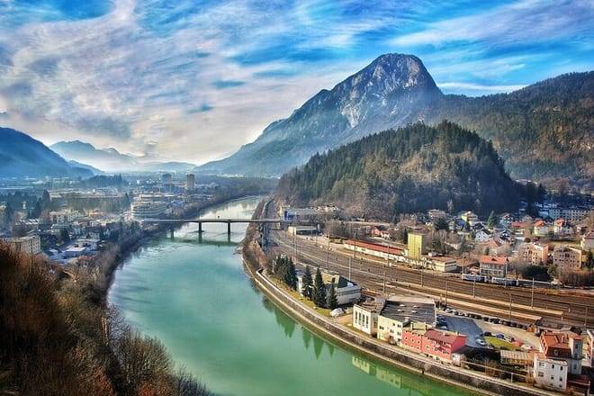 Private day trip from Munich to Kufstein Fortress, Local Driver