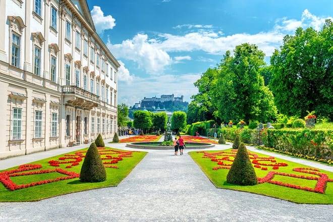 Private day trip from Munich to Salzburg and Hallstatt