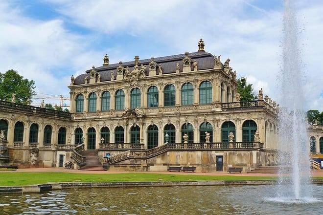 Private Transfer From Munich to Dresden With a 2 Hour Stop