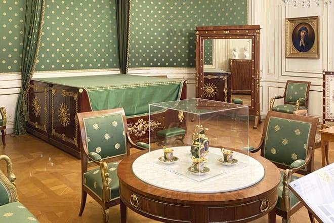 DEMU042  - English- Munich Nymphenburg Palace Tickets and Tour, Carriage Museum 