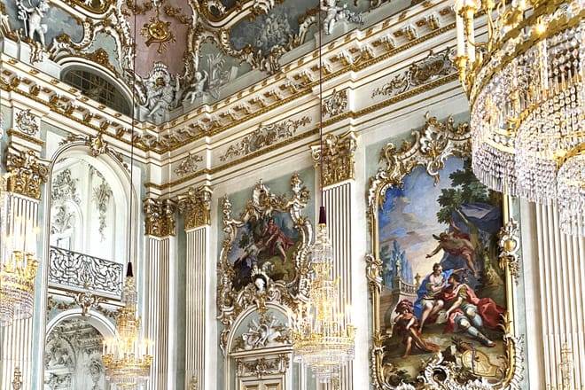 DEMU042  - English- Munich Nymphenburg Palace Tickets and Tour, Carriage Museum 
