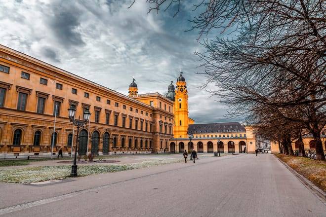 DEMU043- English- Munich Residenz Museum Tickets and 2,5-hour Guided Tour