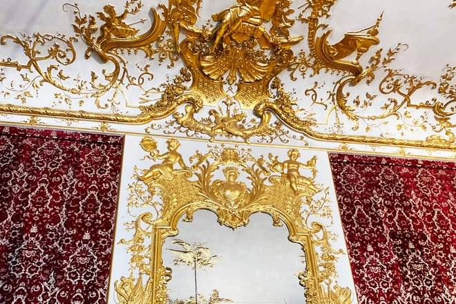 DEMU043- English- Munich Residenz Museum Tickets and 2,5-hour Guided Tour