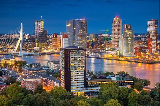 Guided Tour to Rotterdam and Delft and Places Around Amsterdam