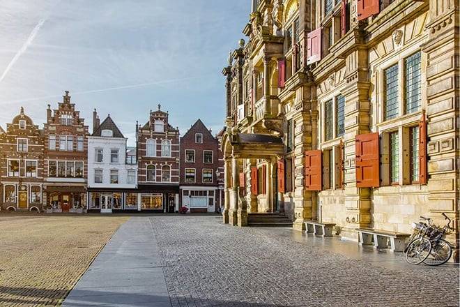 Guided Tour to Rotterdam and Delft and Places Around Amsterdam