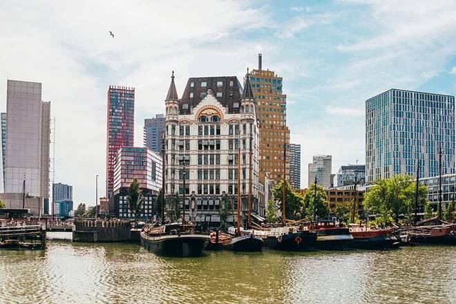 Guided Tour to Rotterdam and Delft and Places Around Amsterdam