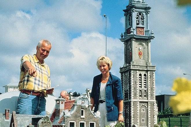 The Hague trip from Amsterdam by Train with Madurodam Ticket
