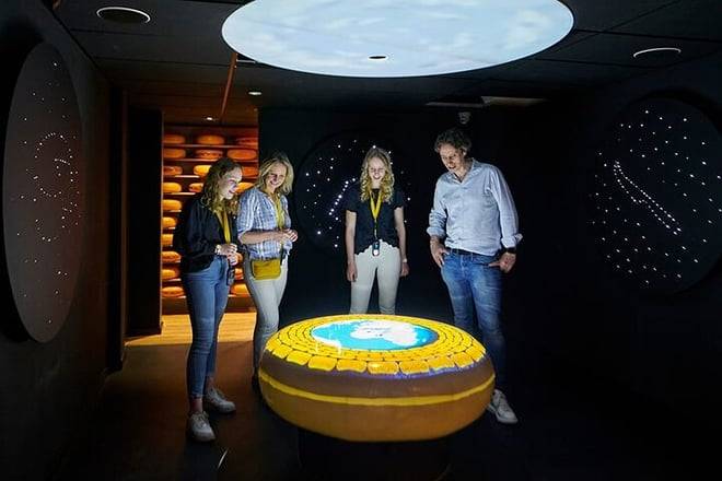 Gouda trip from Amsterdam by train with Gouda Cheese Experience